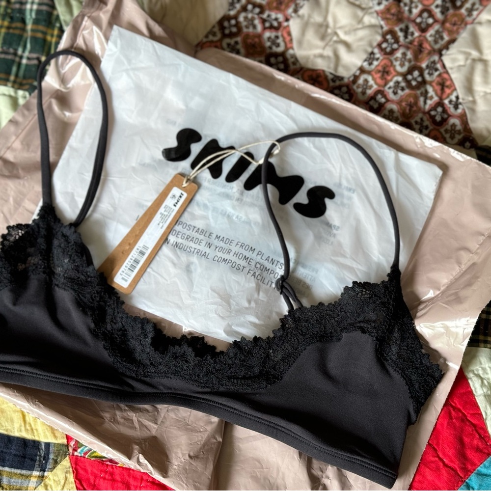 SKIMS Fits Everyone Lace Scooped Bralette